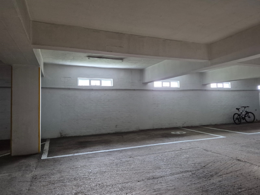To Let 2 Bedroom Property for Rent in Summerstrand Eastern Cape